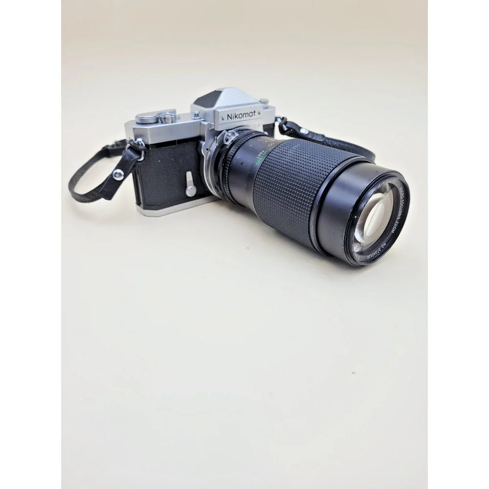 Nikon Nikomat FTN 35mm SLR Film Camera Silver Vivitar 75-205mm Macro Zoom Lens